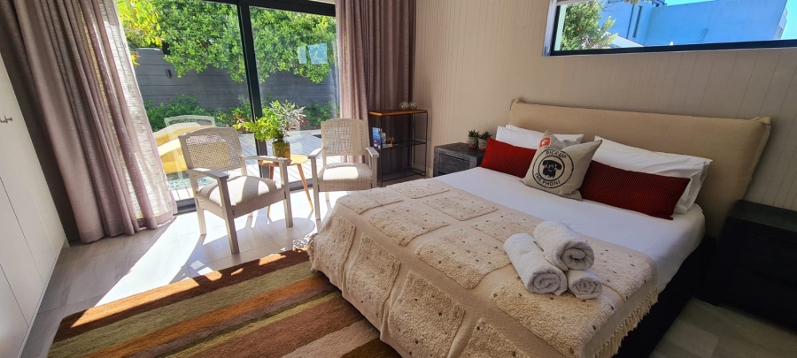 10 Bedroom Property for Sale in Bloubergstrand Western Cape